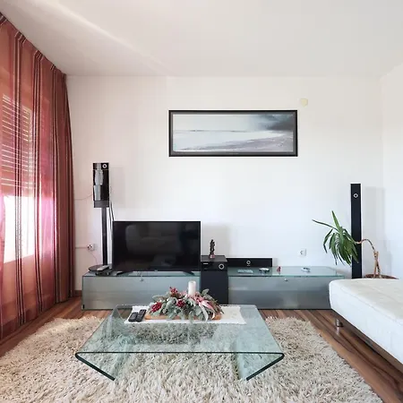 Cruiser Apartment
